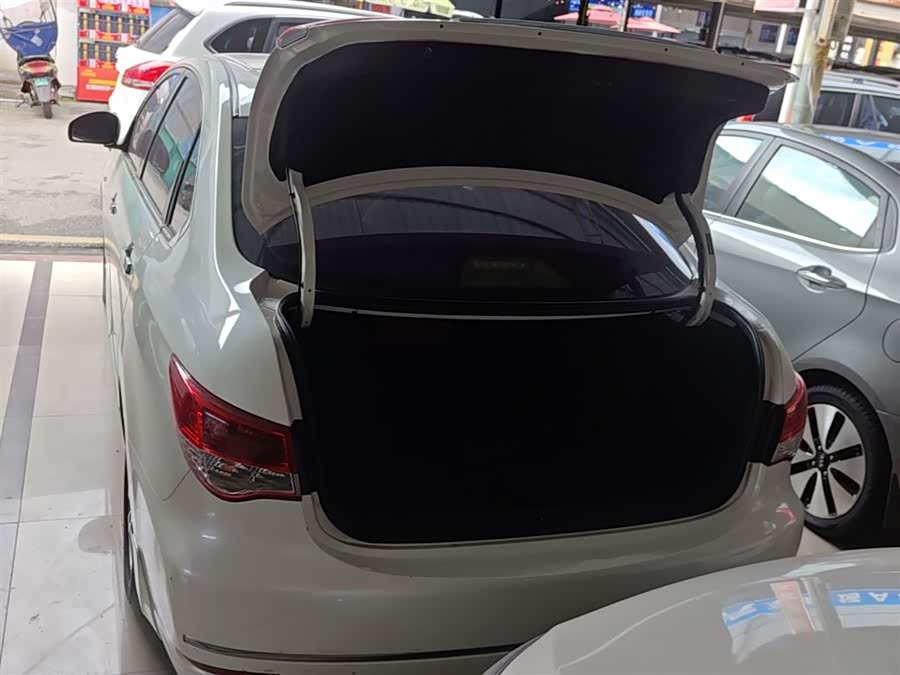 Nissan Sylphy 2015, фото 19