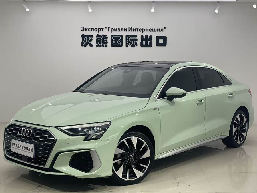 Audi A3 2023, фото 1