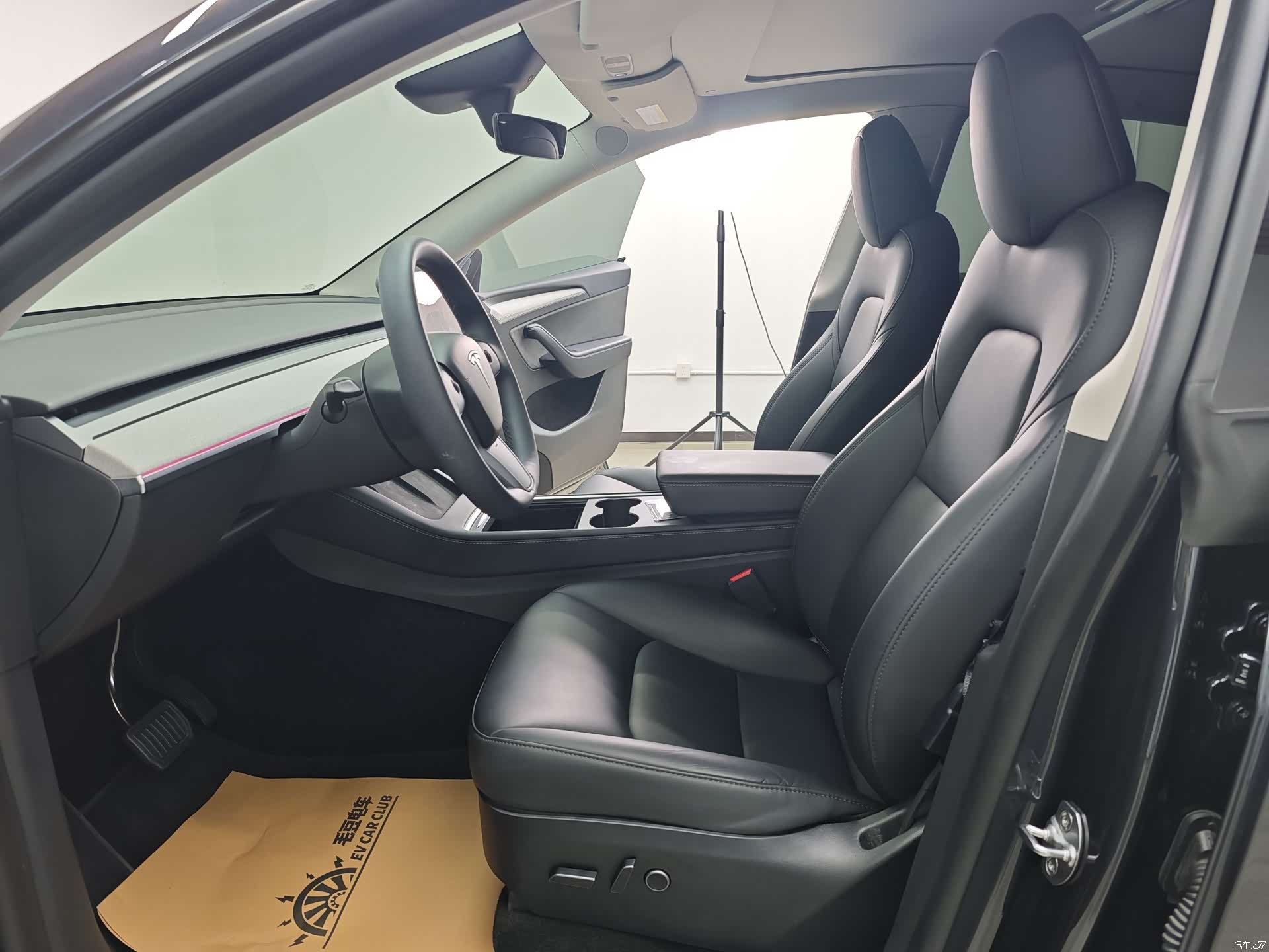 Tesla Model Y, 2024 46