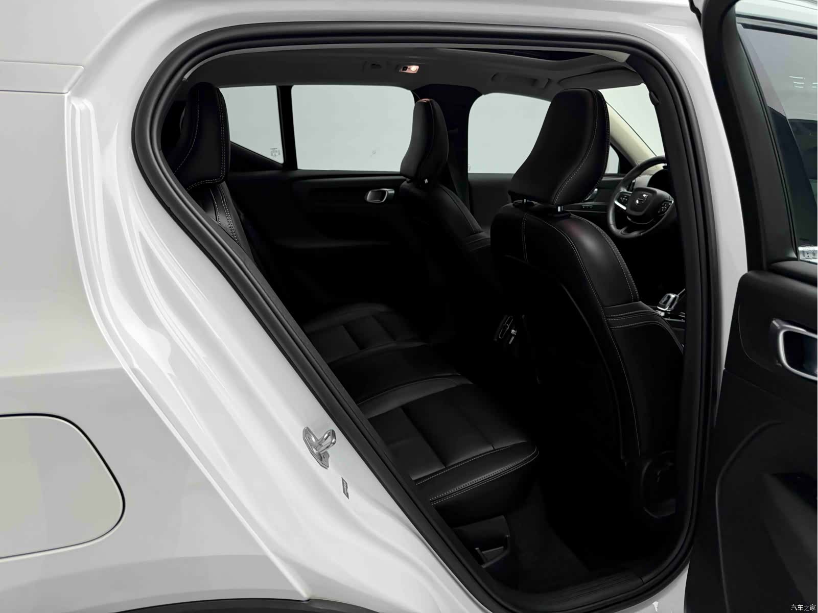 Volvo XC40, 2022 4