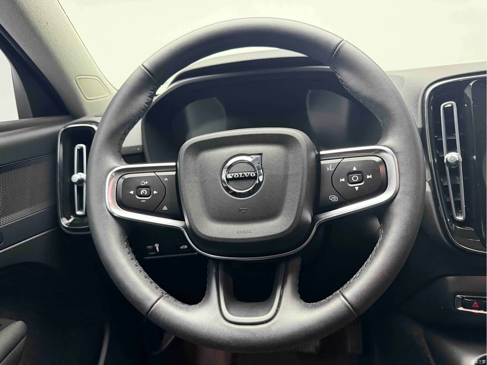 Volvo XC40, 2022 15