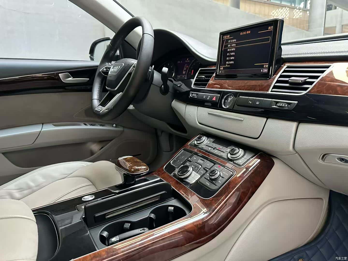 Audi A8L, 2011 9