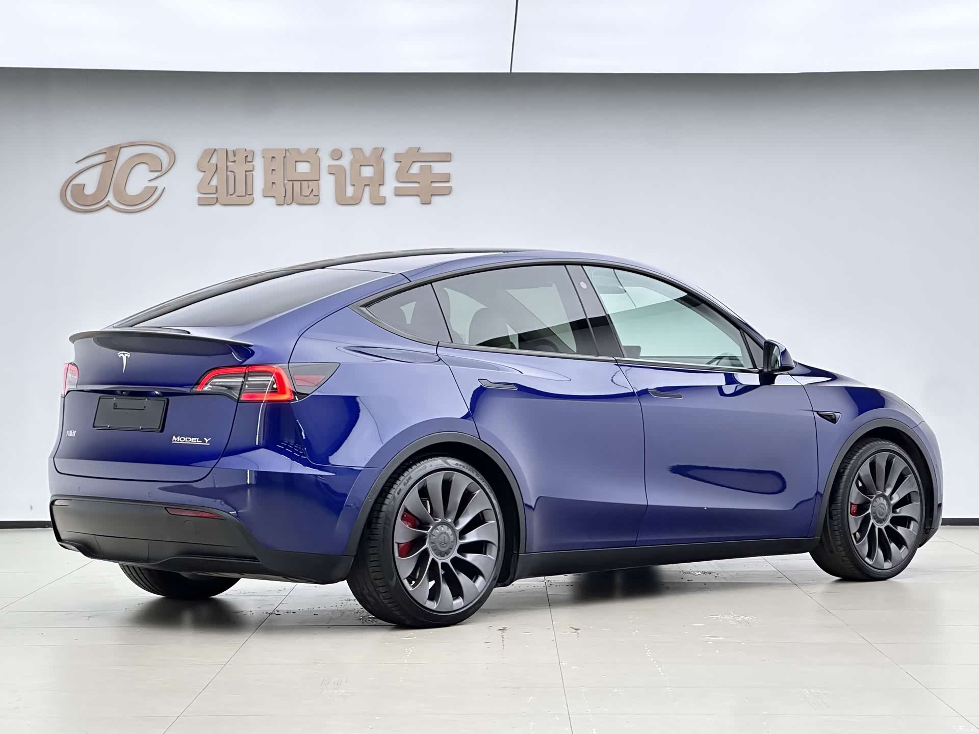Tesla Model Y, 2023 4