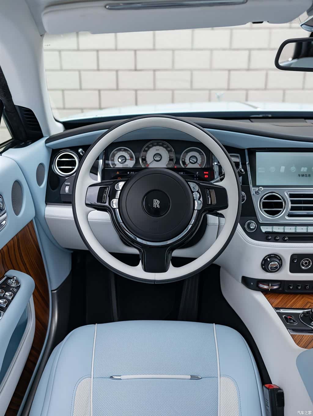 Rolls-Royce Wraith, 2017 13
