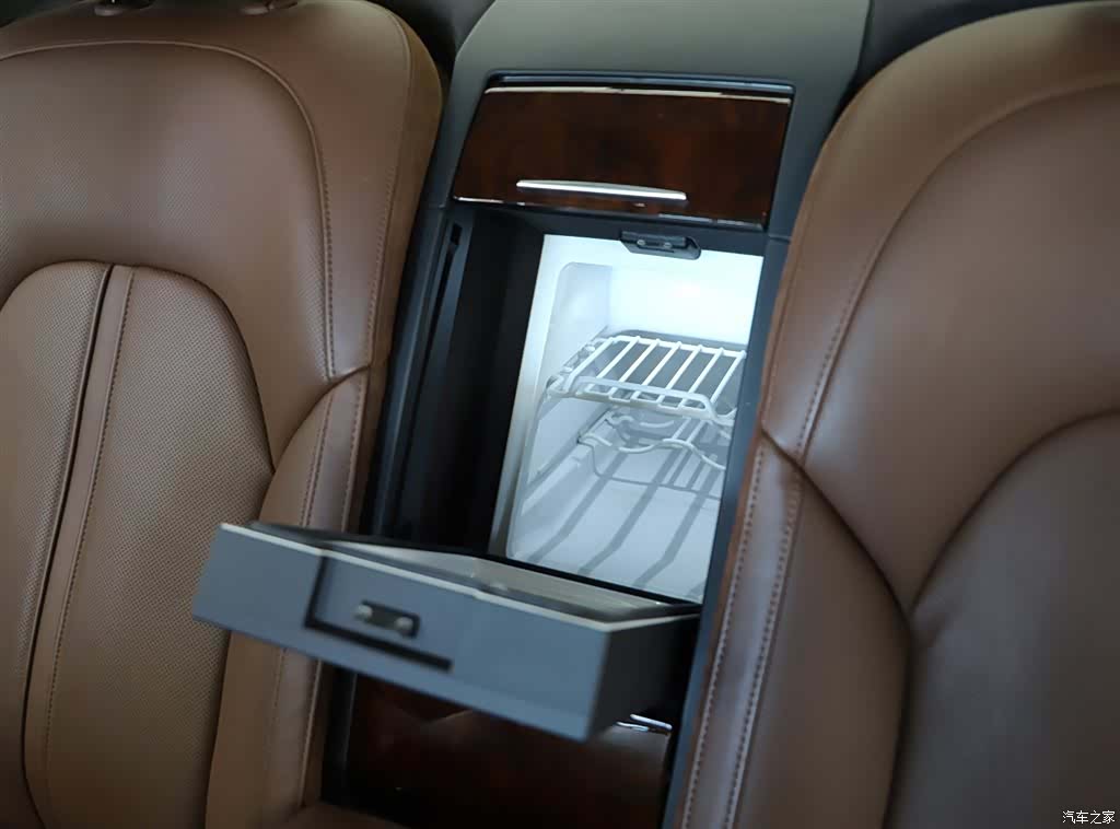 Audi A8L, 2012 10