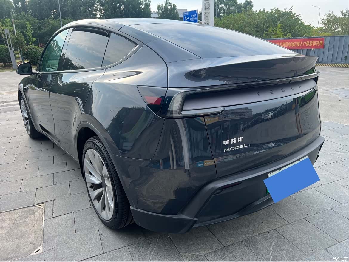 Tesla Model Y, 2025 6