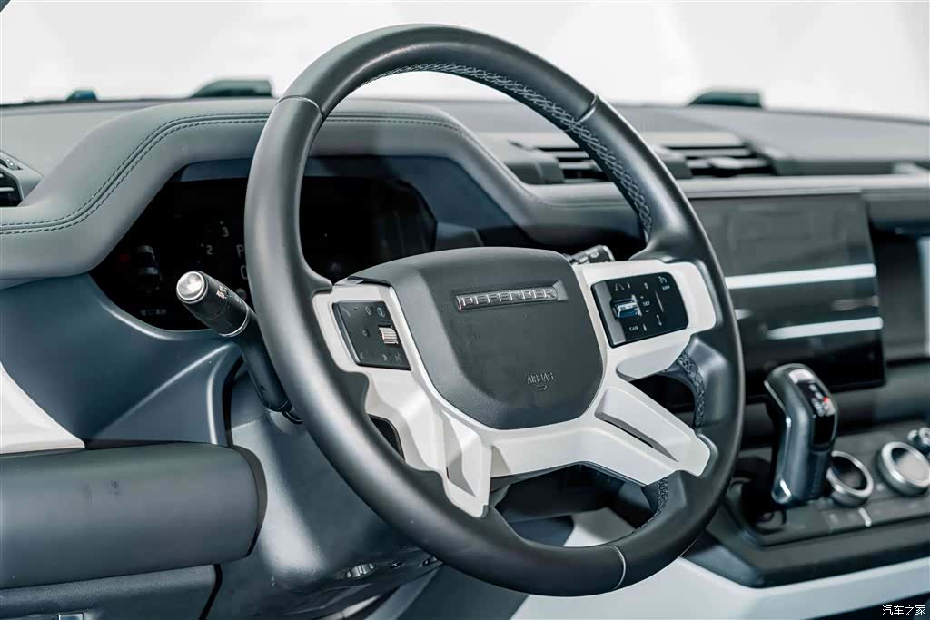 Land Rover Defender, 2024 9