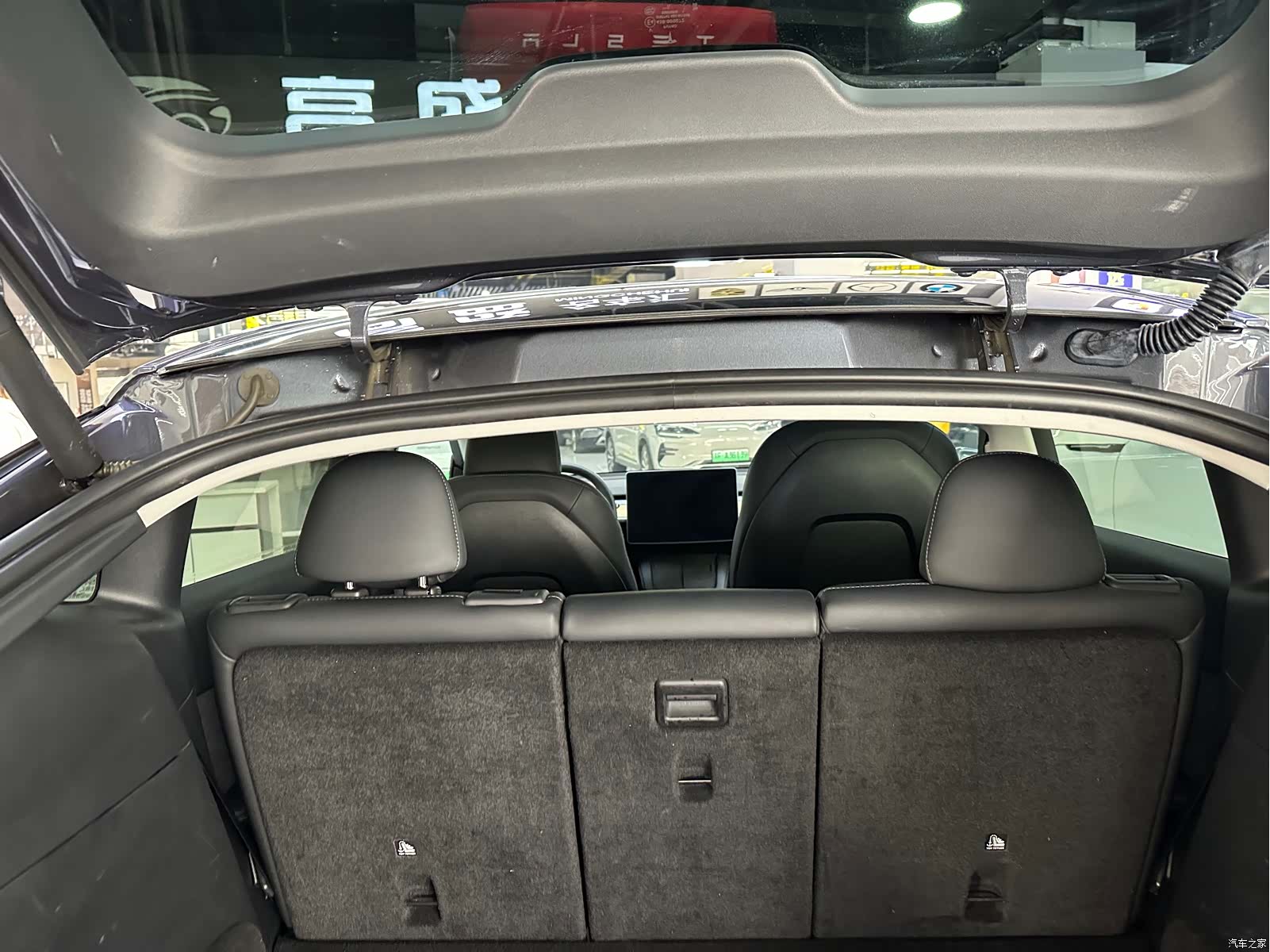 Tesla Model Y, 2023 19