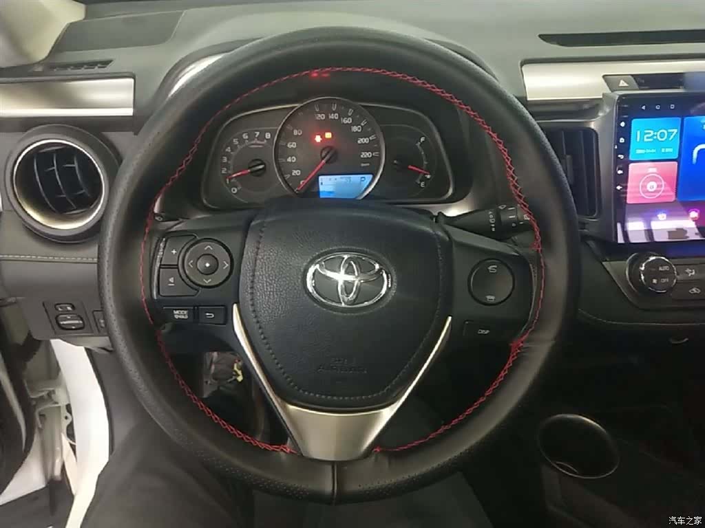 Toyota RAV4, 2016 11
