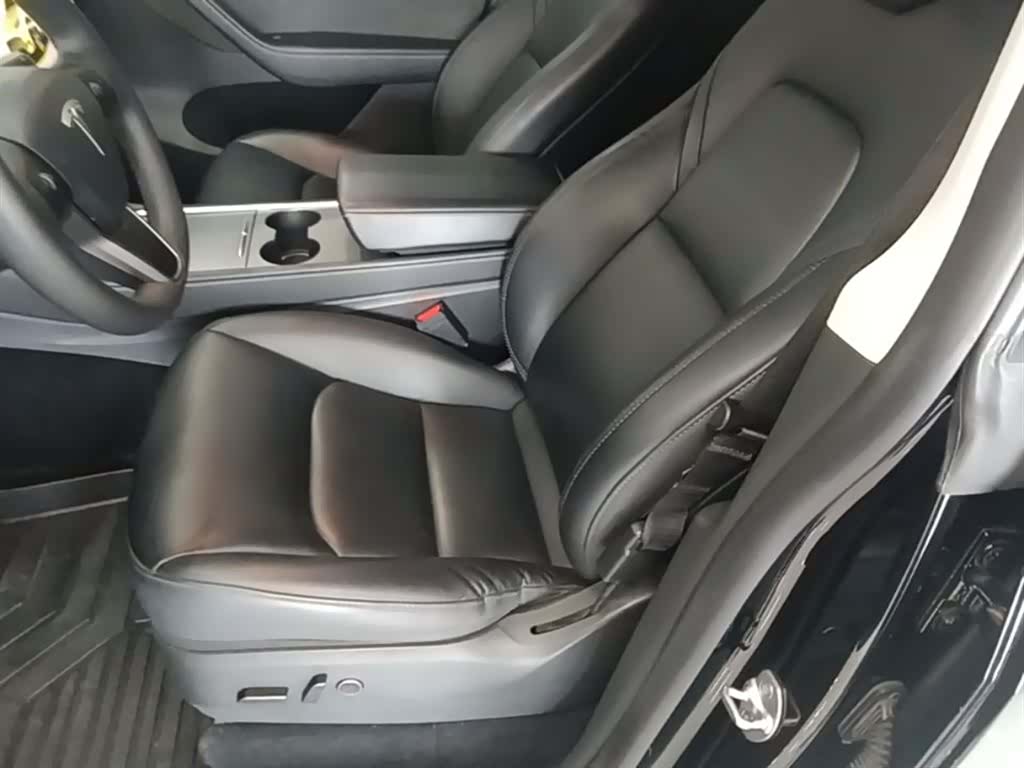 Tesla Model Y, 2023 15