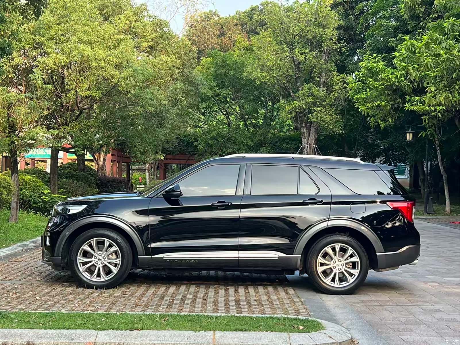 Ford Explorer, 2021 7