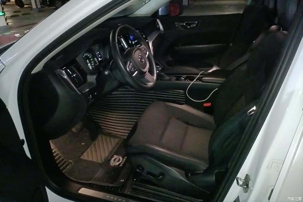 Volvo XC60, 2018 9