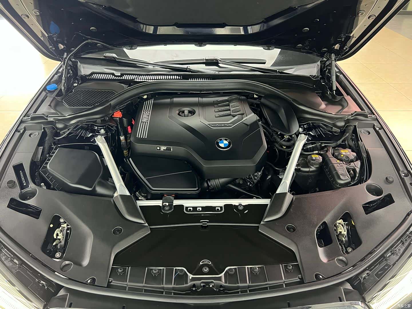 BMW 5 Series, 2021 28