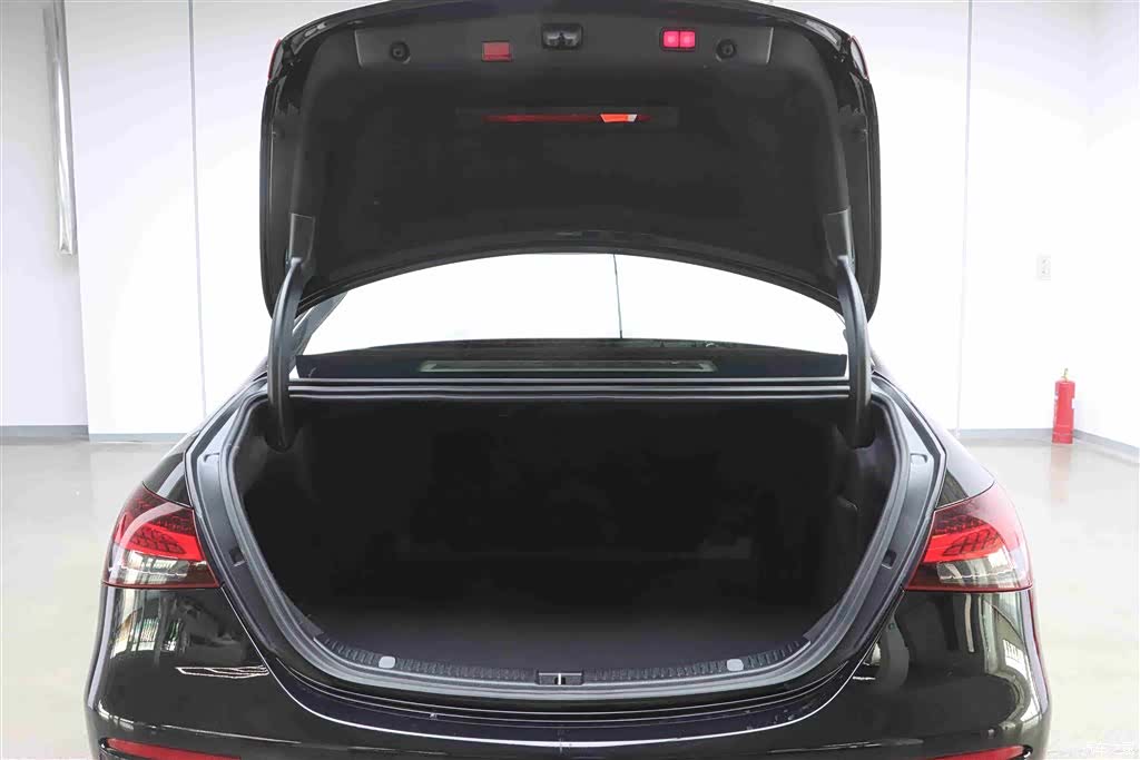 Mercedes-Benz E-Class, 2021 31