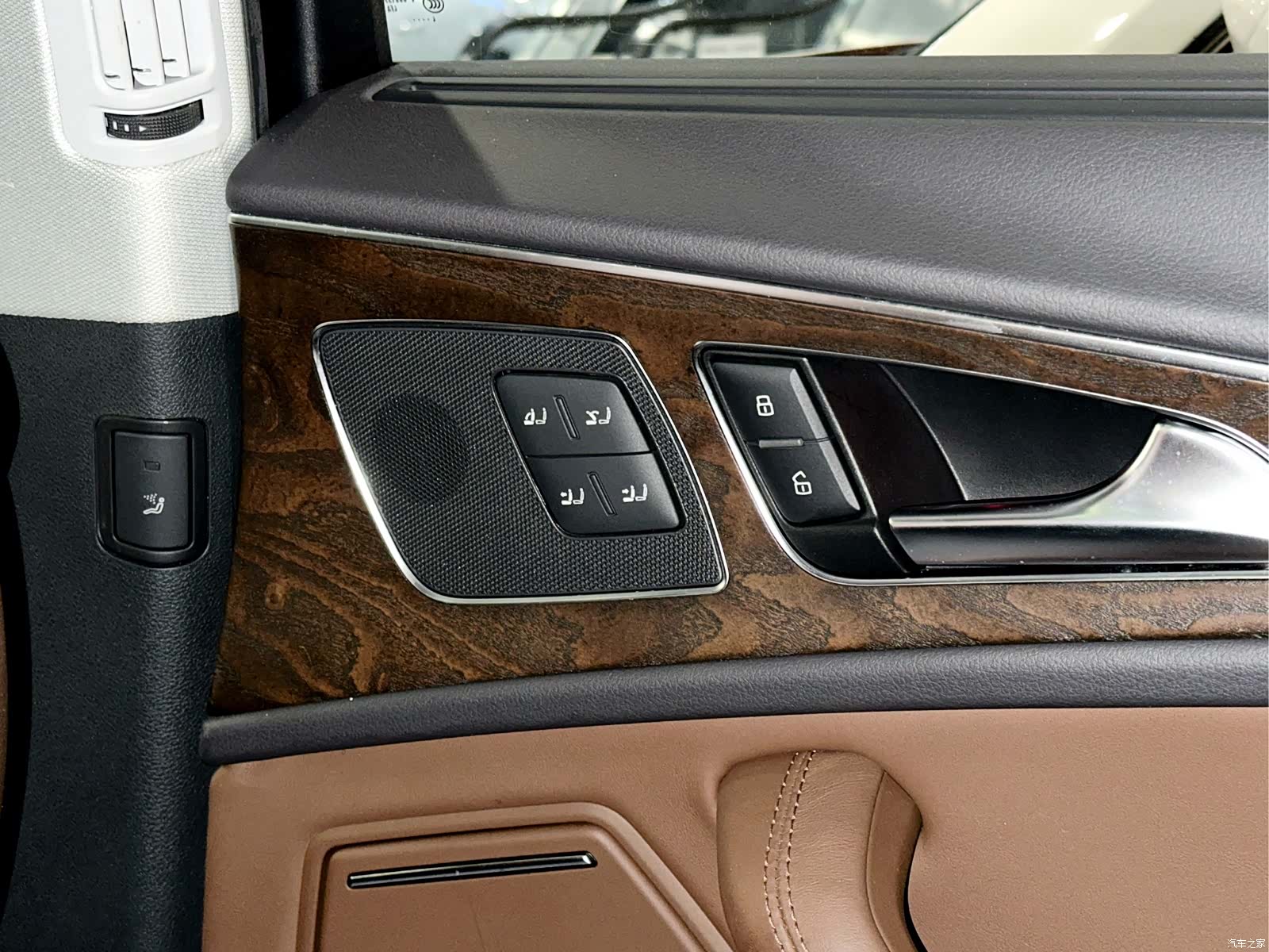 Audi A6L, 2015 24