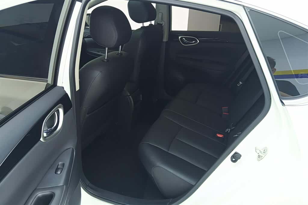 Nissan Sylphy, 2017 11