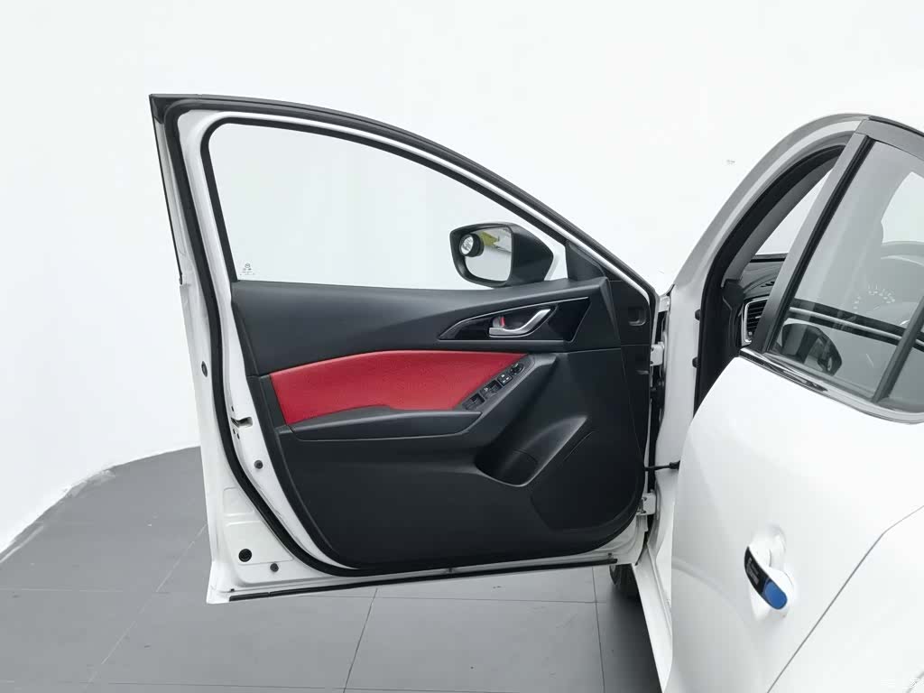 Mazda Mazda3, 2015 8