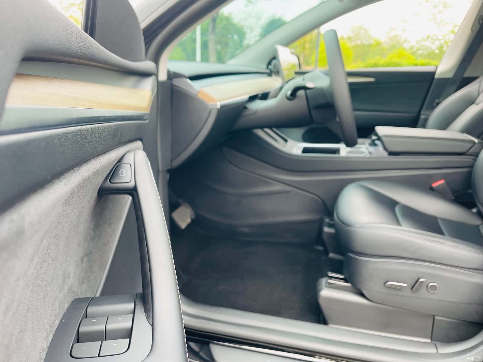 Tesla Model Y, 2022 18