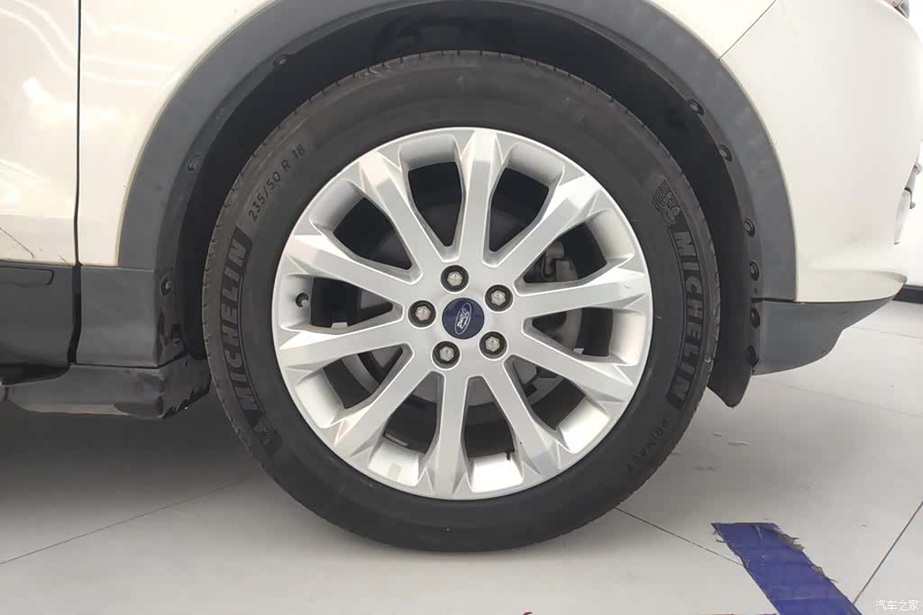 Ford Kuga, 2015 6