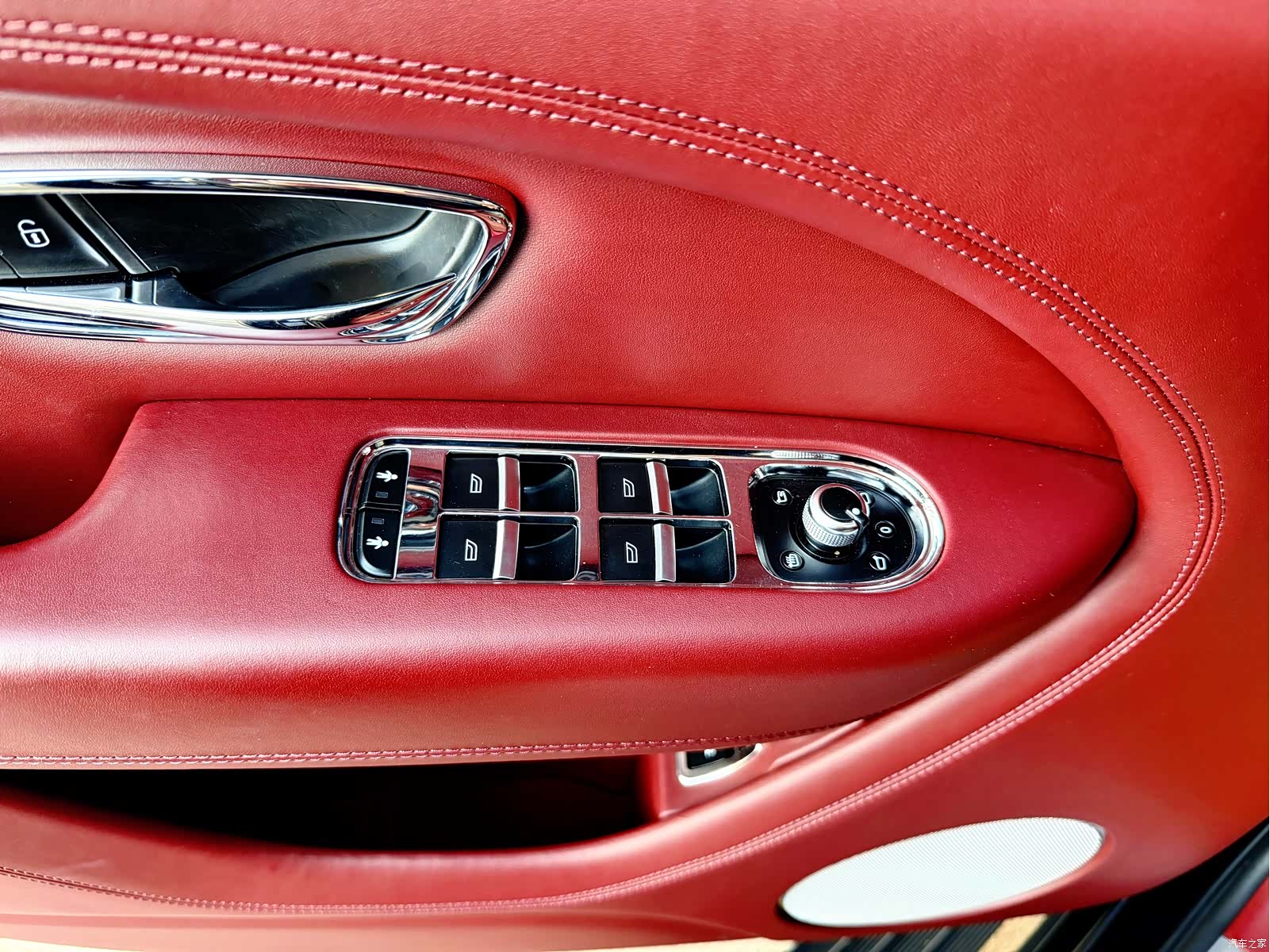 Bentley Bentayga, 2021 49