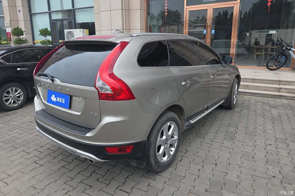 Volvo XC60, 2012 3
