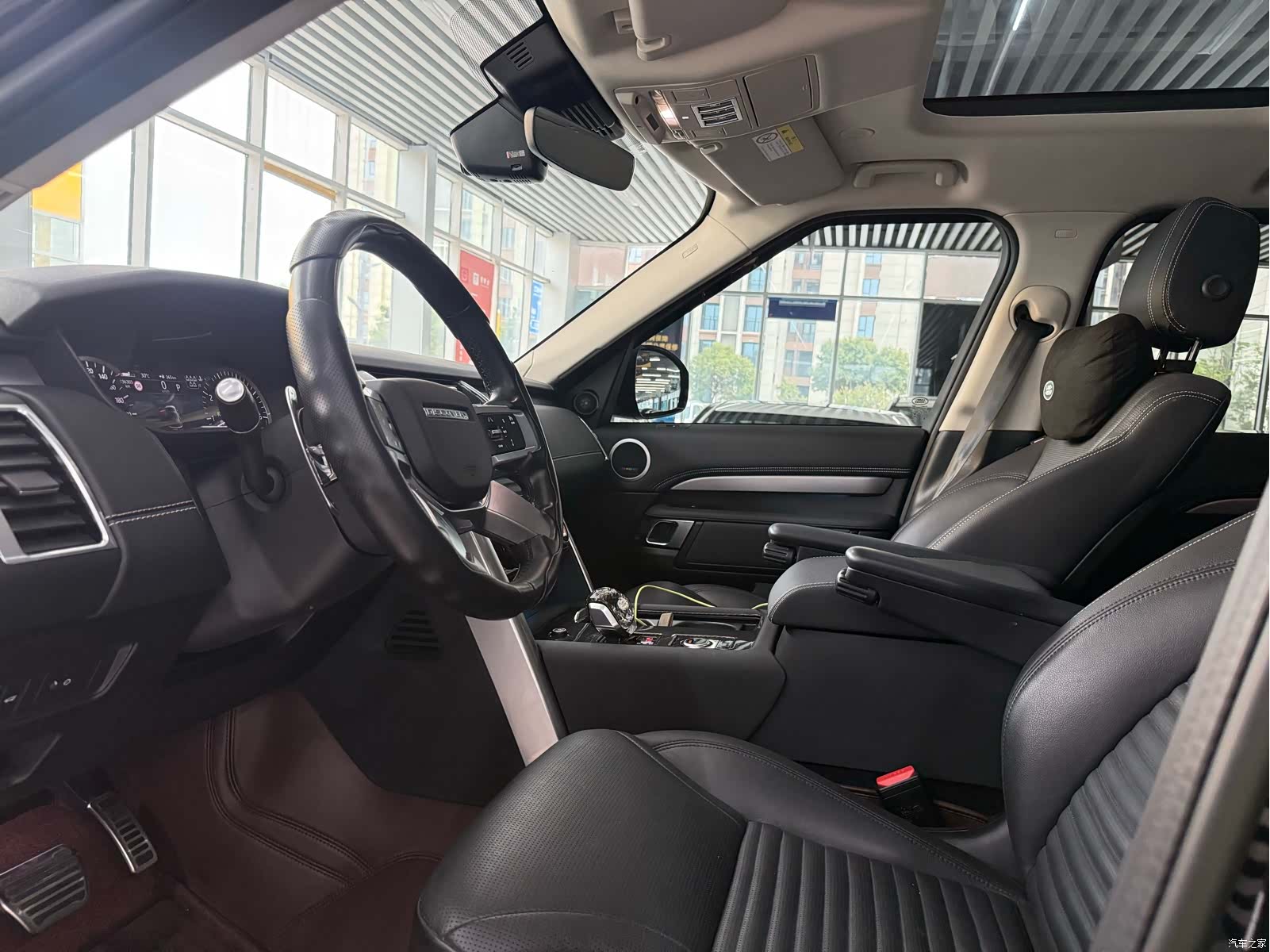 Land Rover Discovery, 2022 все фото