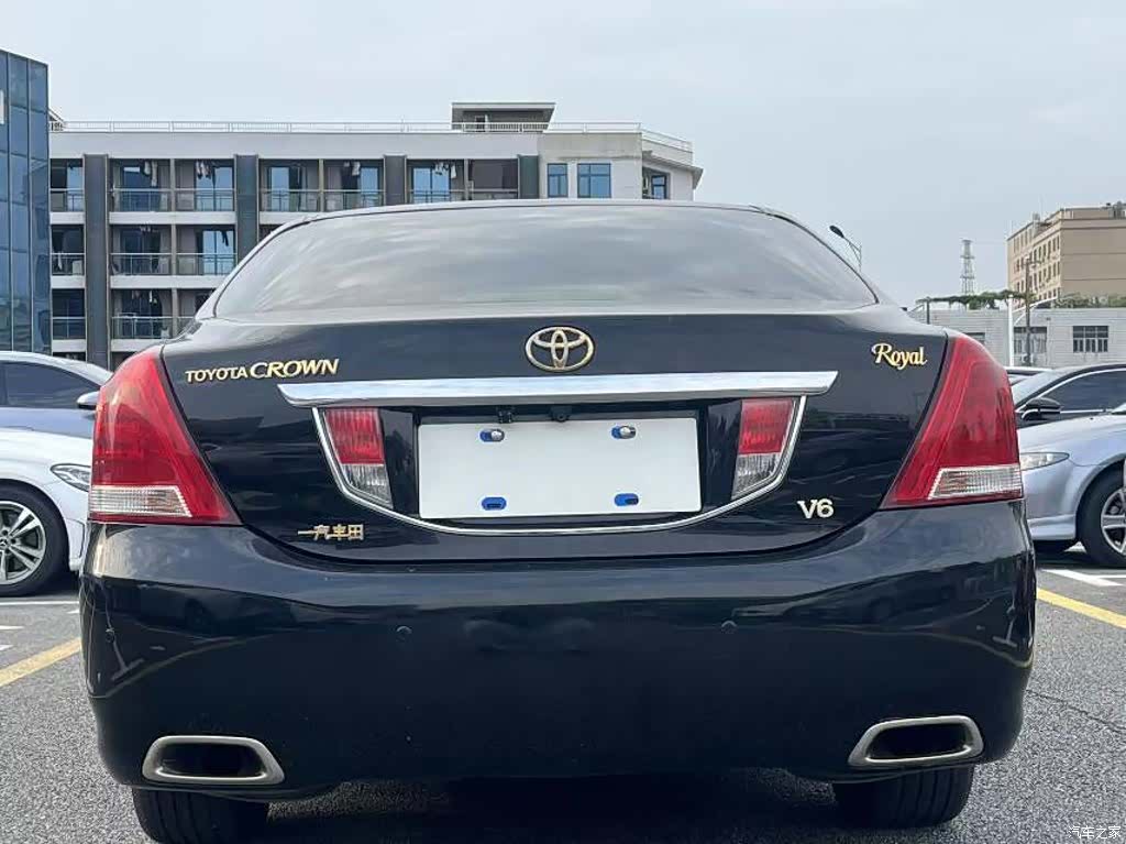 Toyota Crown, 2012 7