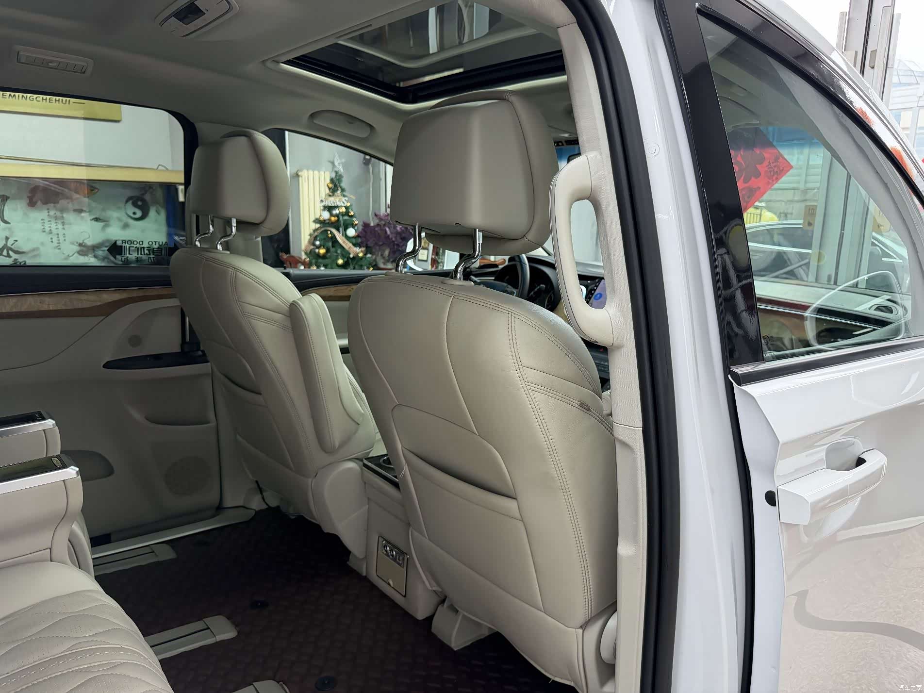 Buick GL8, 2019 19