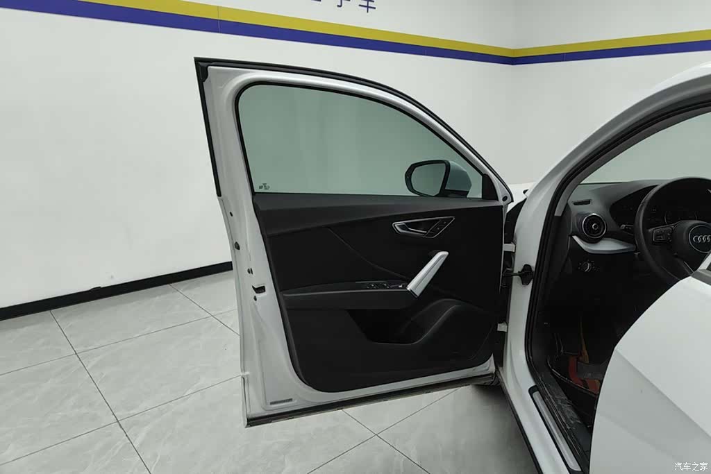 Audi Q2L, 2019 7