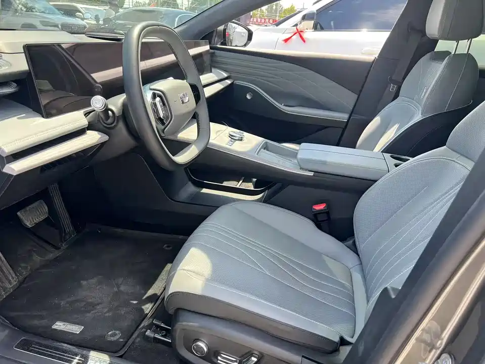 Geely Galaxy Galaxy E8