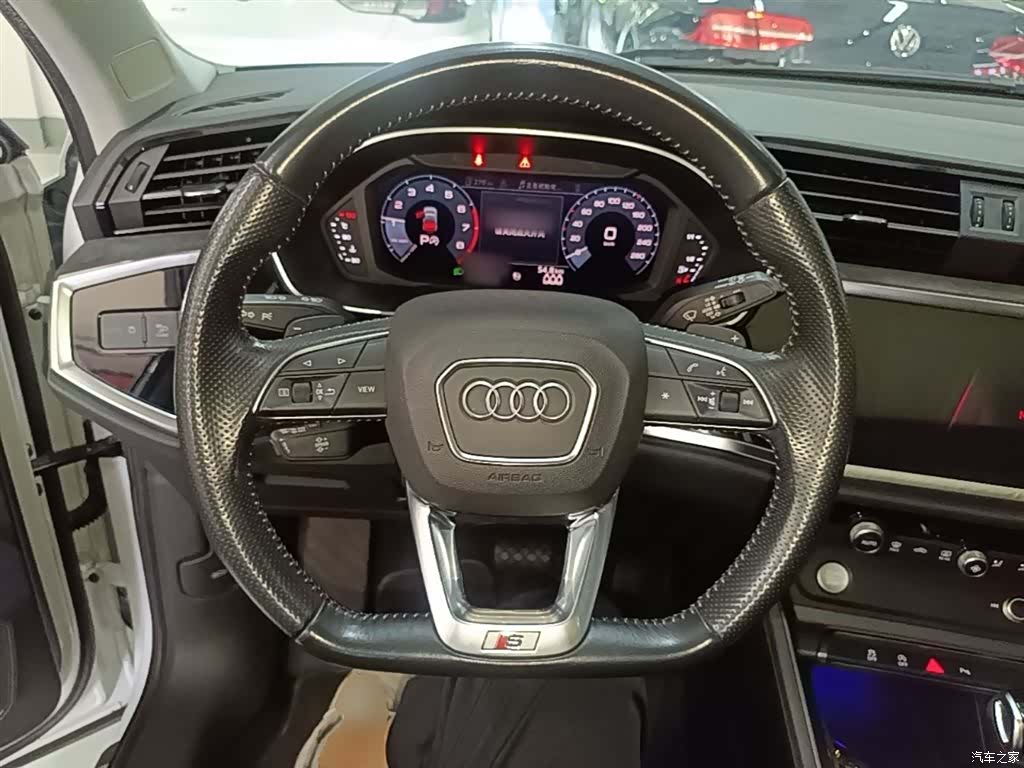 Audi Q3, 2021 11