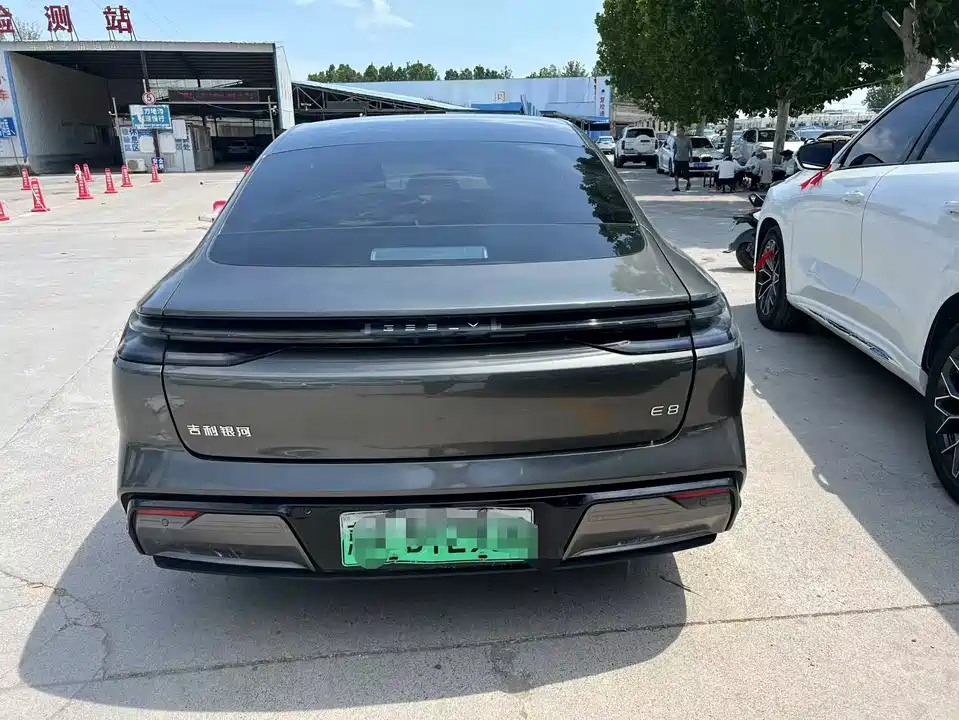 Geely Galaxy Galaxy E8