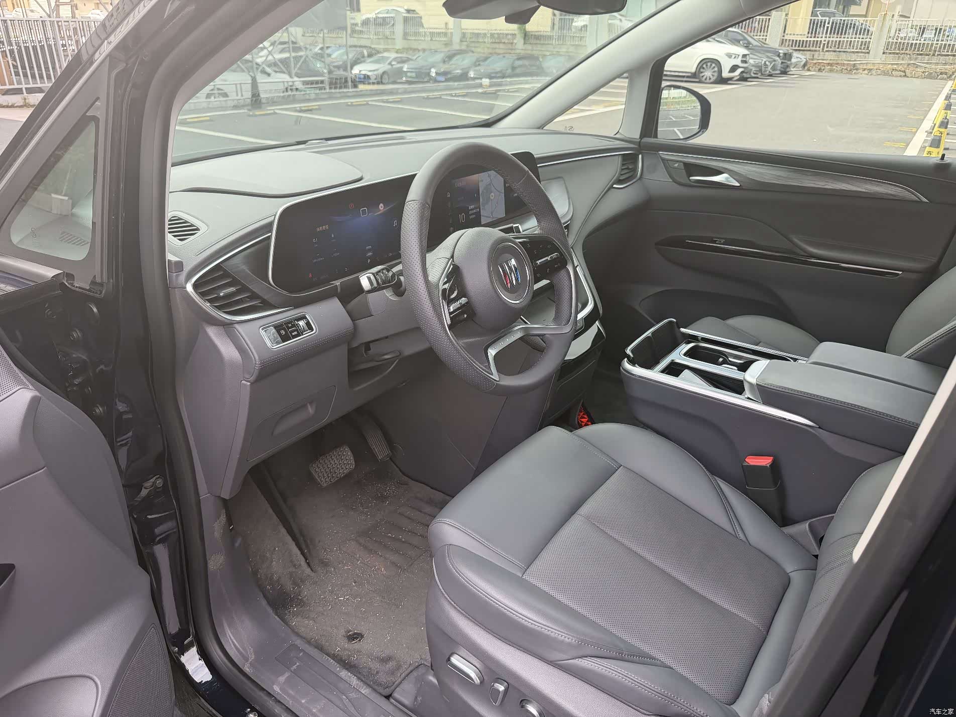 Buick GL8, 2025 10