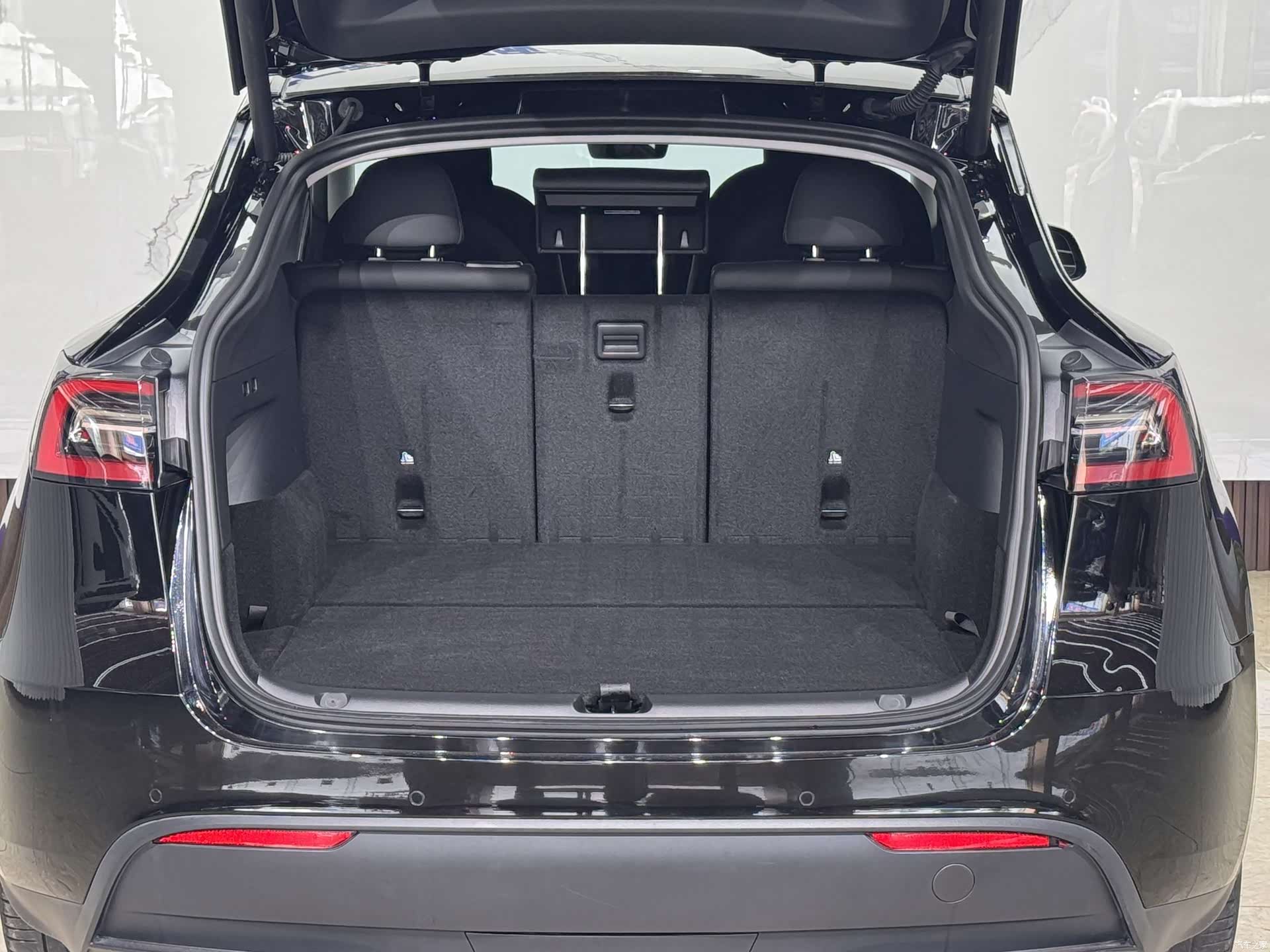 Tesla Model Y, 2023 20