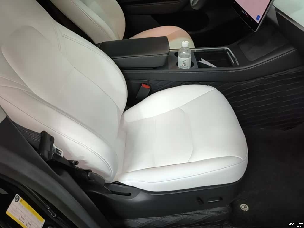 Tesla Model Y, 2022 25