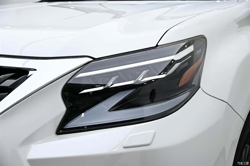 Lexus GX, 2023 10