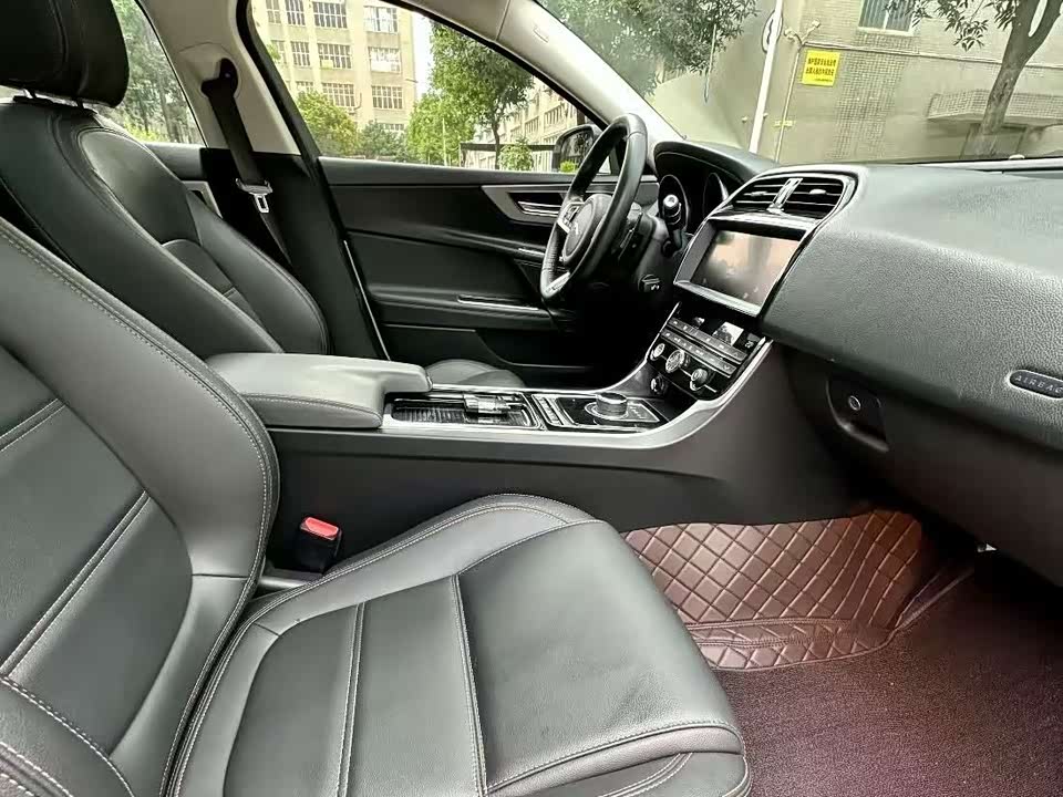 Jaguar XEL Jaguar XEL
