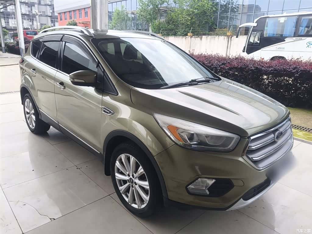 Ford Kuga, 2017 4