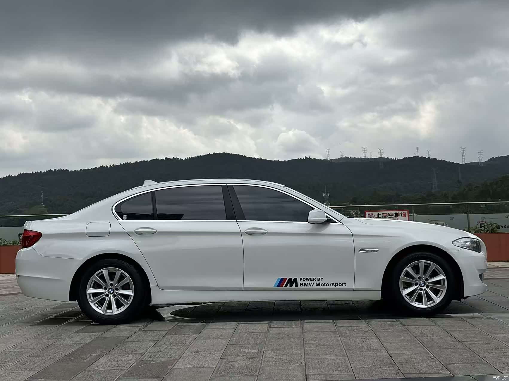 BMW 5 Series, 2013 11