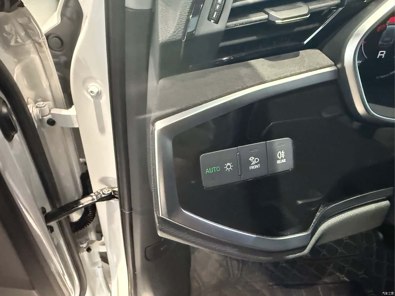Audi Q3, 2023 11
