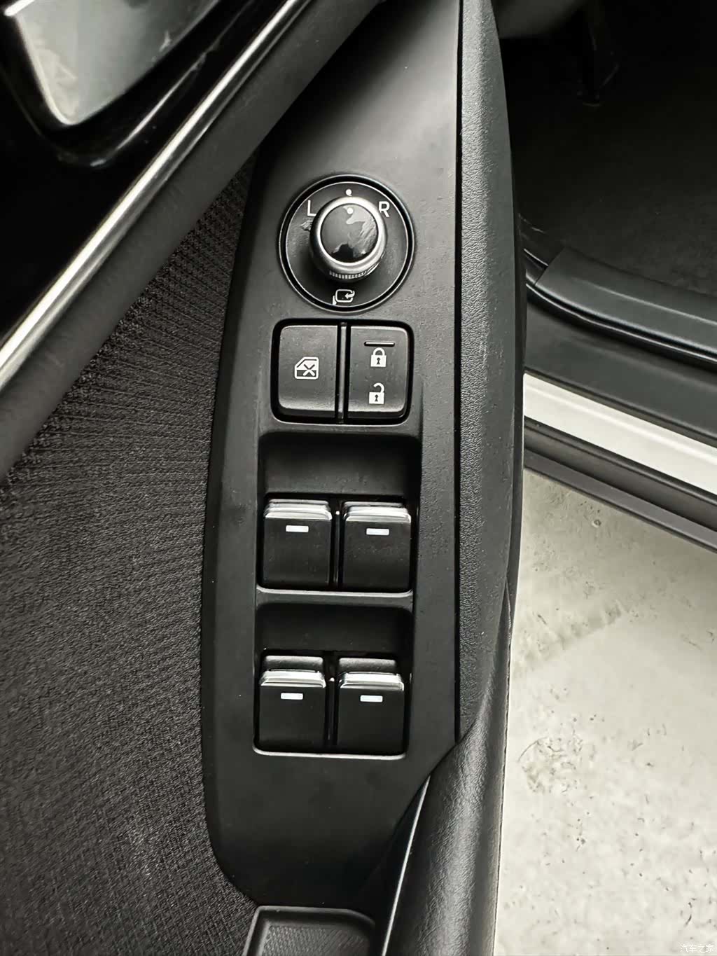 Mazda CX-4, 2023 16