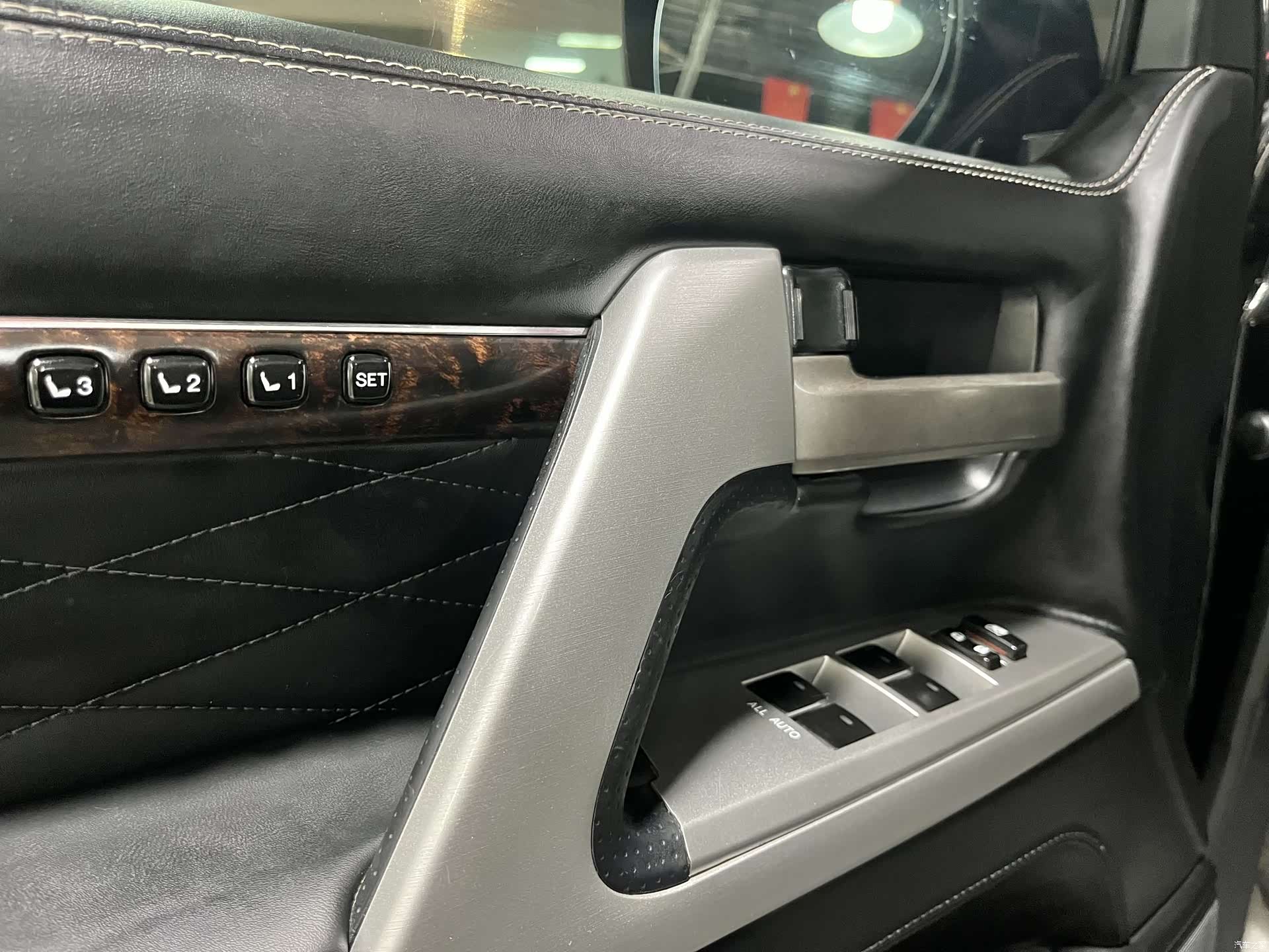 Toyota Land Cruiser, 2009 12
