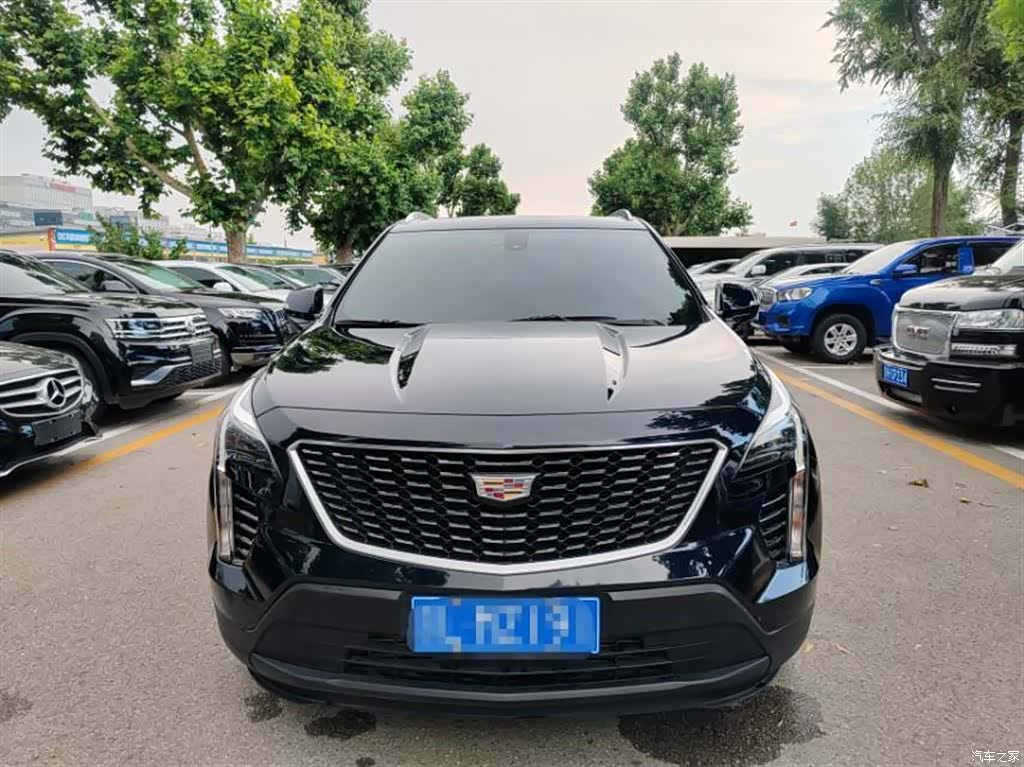 Cadillac XT4, 2022 2