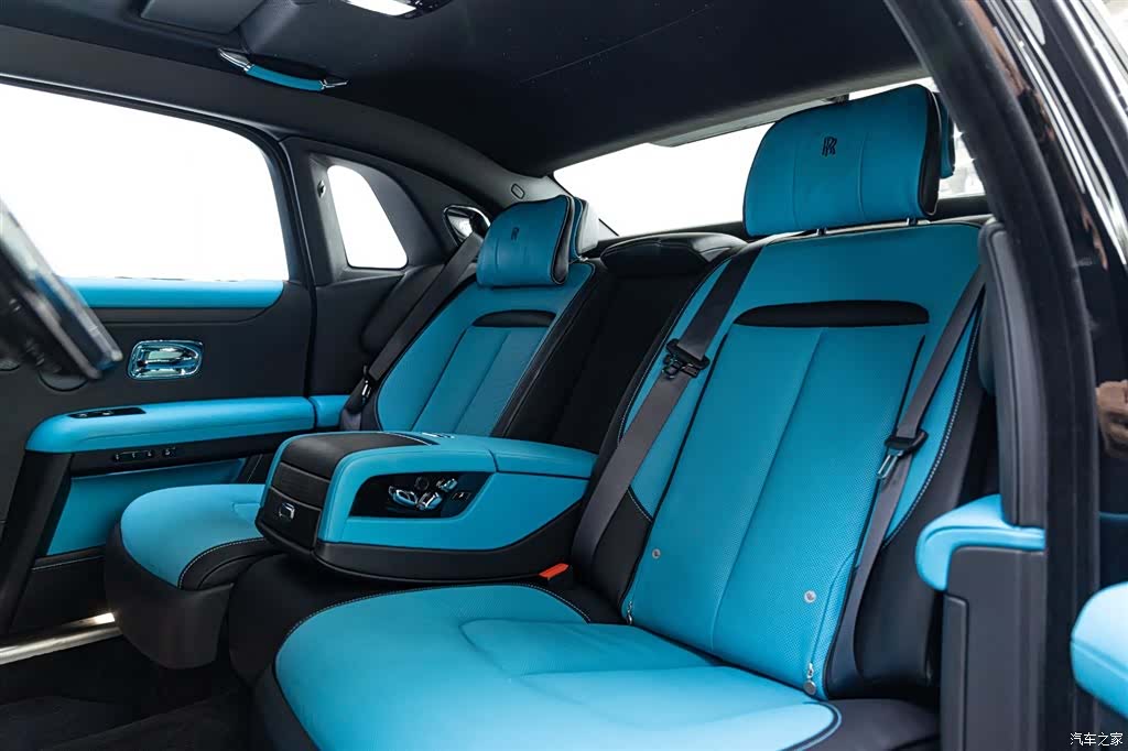 Rolls-Royce Ghost, 2023 11