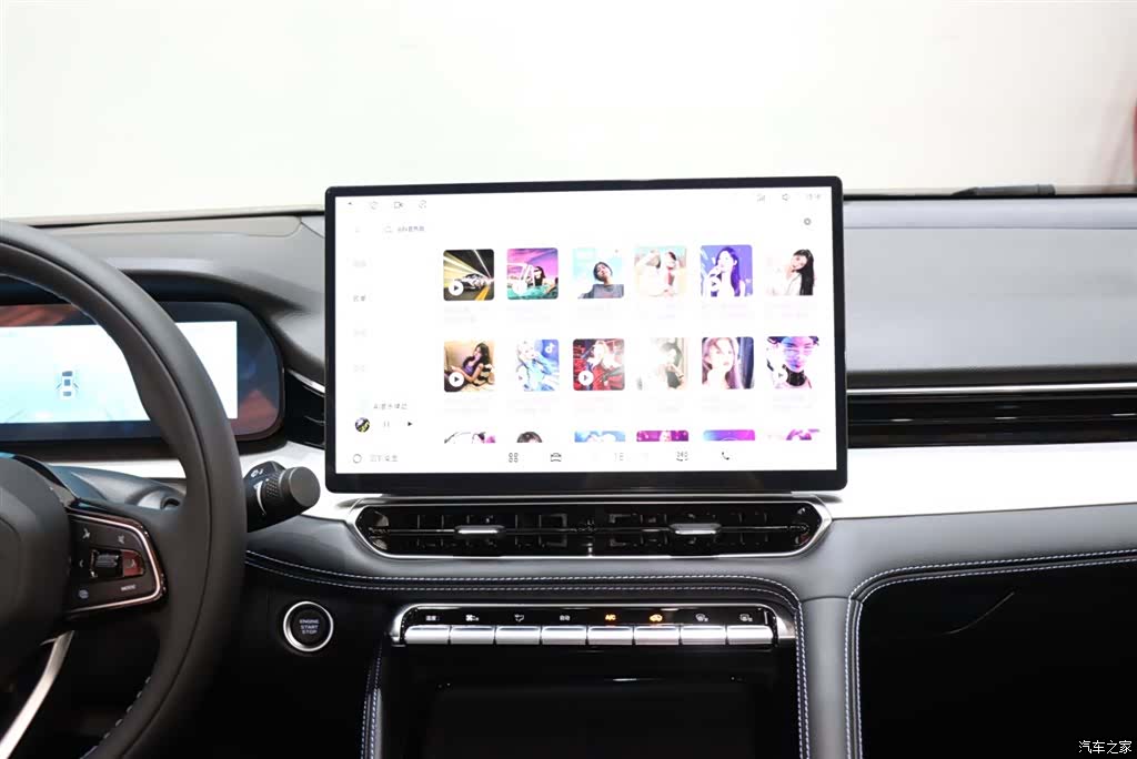Geely Preface, 2025 13
