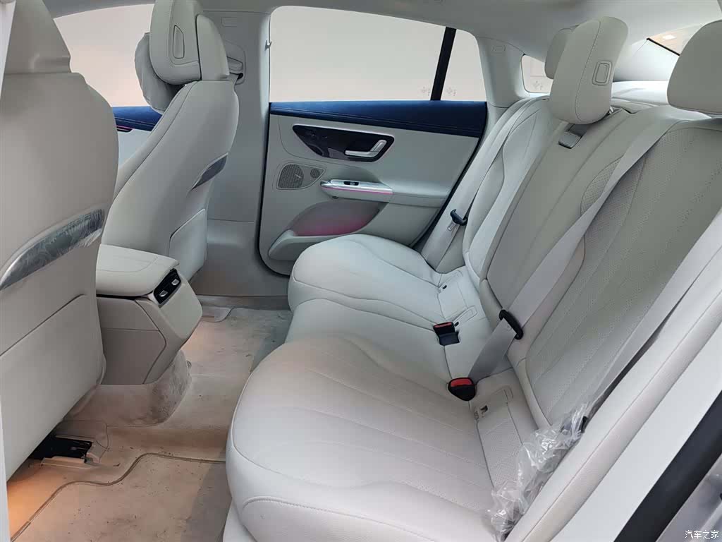 Mercedes-Benz EQE, 2025 16