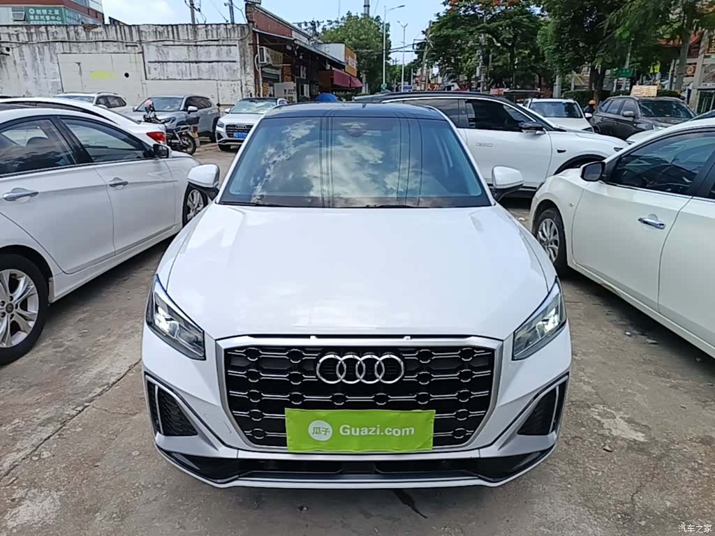 Audi Q2L, 2023 3
