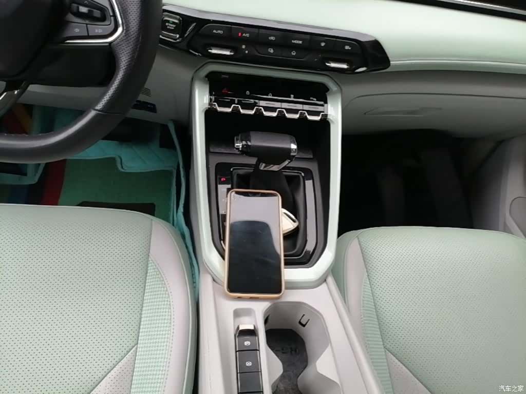Wuling RS-3, 2022 14