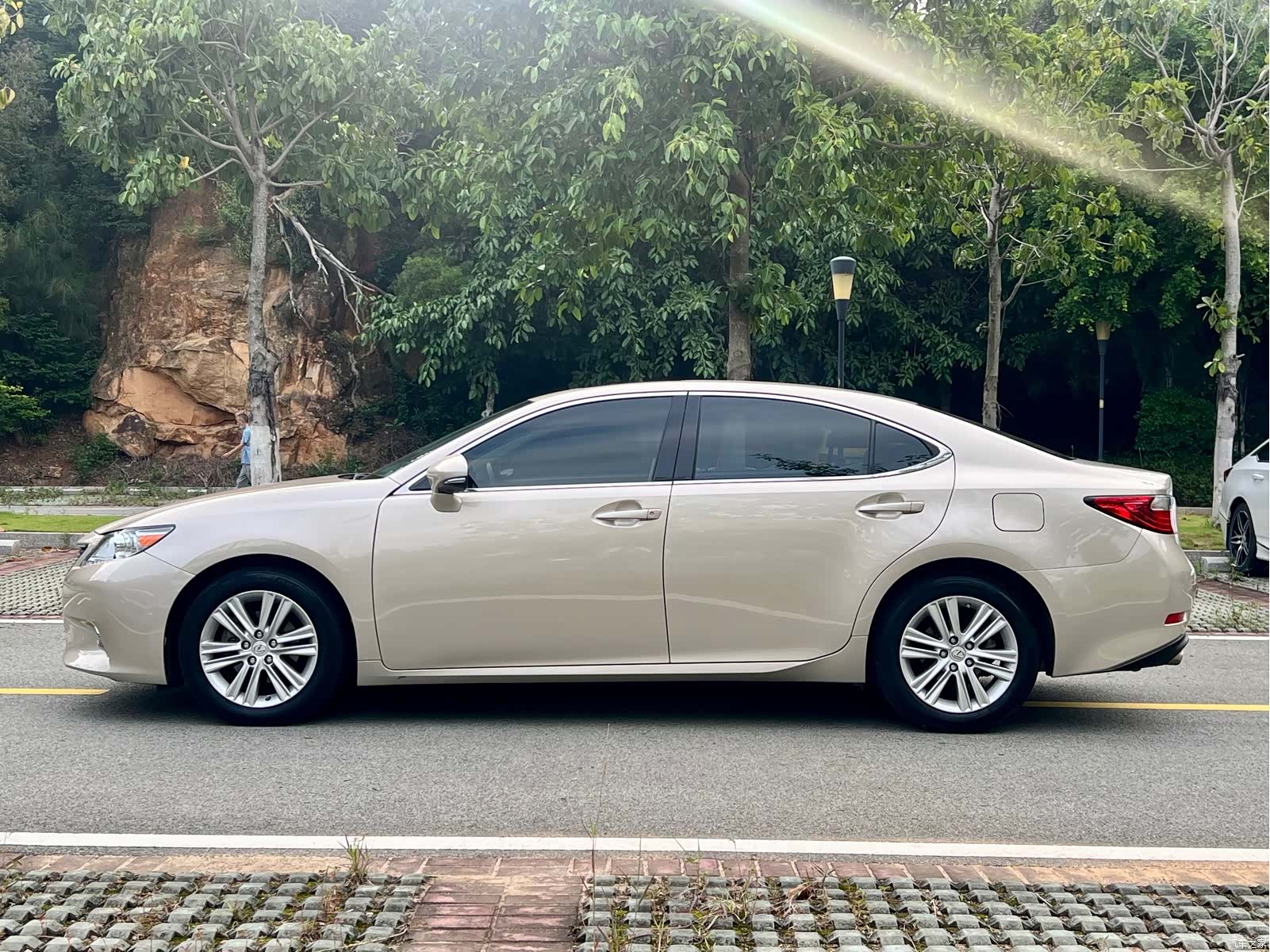 Lexus ES, 2016 4