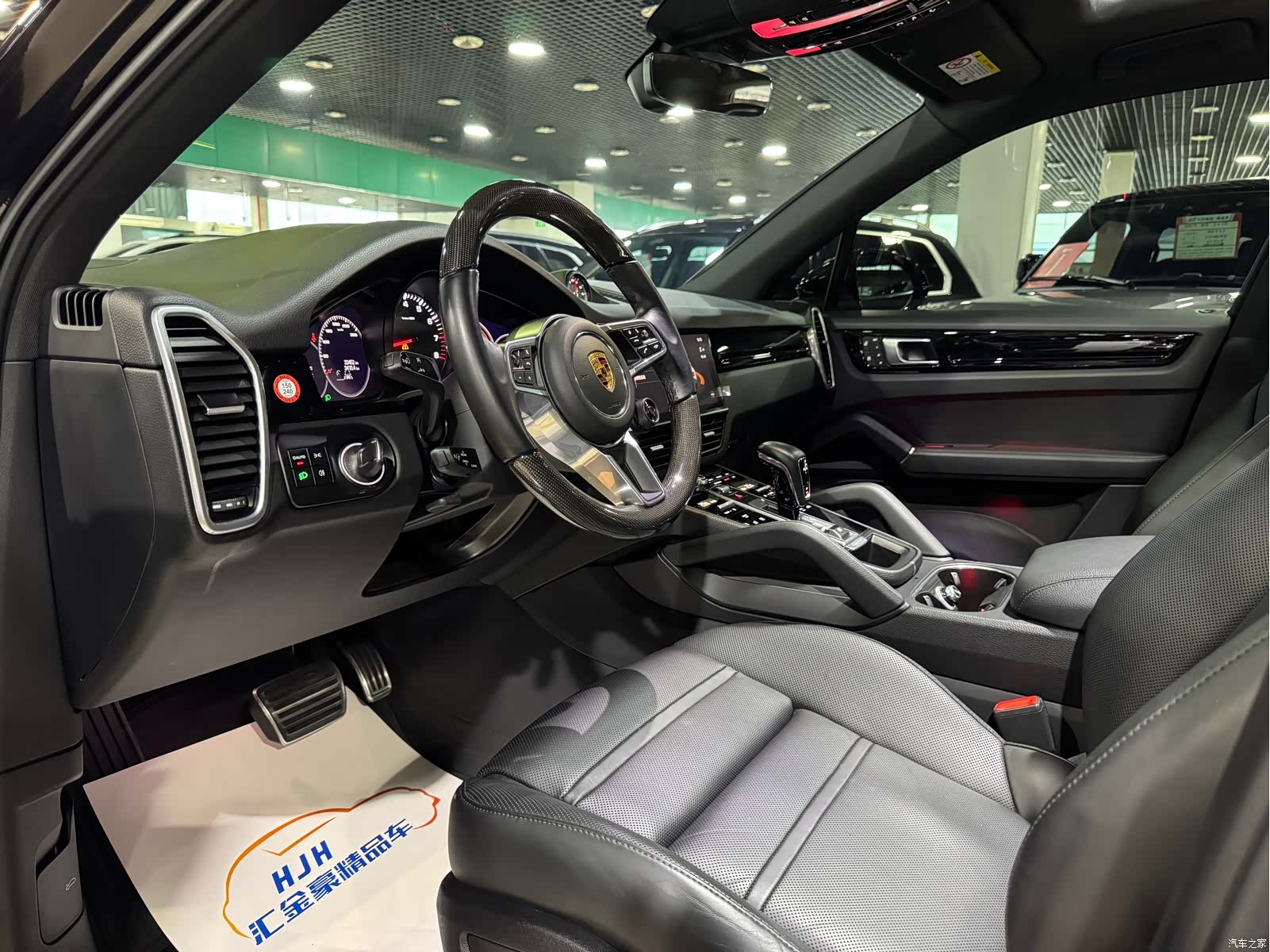 Porsche Cayenne, 2023 все фото
